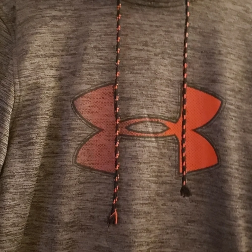 Under‎ Armour Large Hoodie